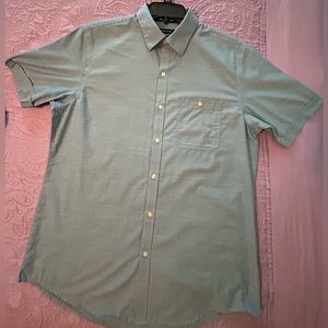 Van Heusen Classic Fit men’s shortsleeved button down shirt